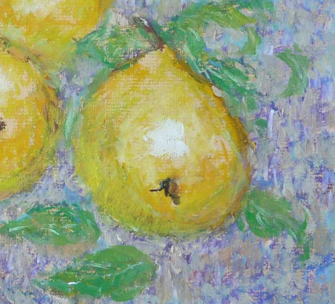 Detalle ampliado del bodegón de unas peras sobre una mesa del pintor Rubén de Luis